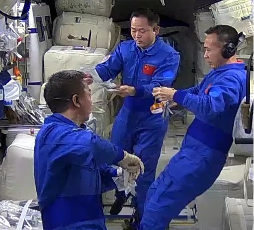 凯狮优配 “天宫尼尔菌”！空间站内发现微生物新物种