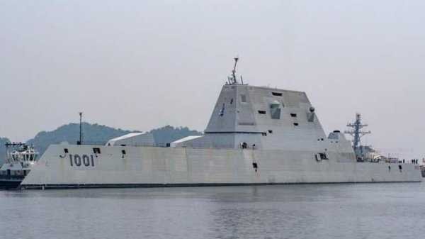 益配资 美军科幻战舰锈迹斑斑，屈尊效仿中国055大驱，惨被碾压式吊打